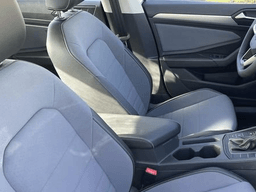 Volkswagen Jetta SE Auto 2026