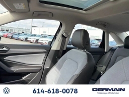 Volkswagen Jetta SE Auto 2026