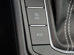 Volkswagen Jetta SE Auto 2026