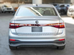 Volkswagen Jetta SE Auto 2026