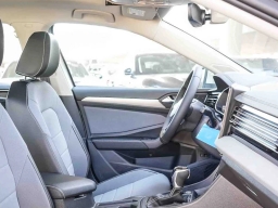 Volkswagen Jetta SE Auto 2026