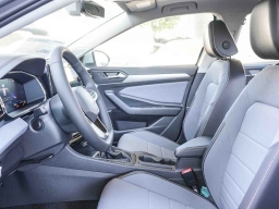 Volkswagen Jetta SE Auto 2026