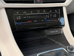 Volkswagen Jetta SE Auto 2026