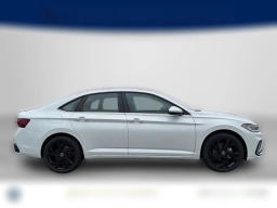 Volkswagen Jetta SE Auto 2026