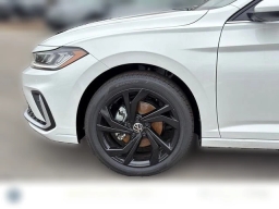 Volkswagen Jetta SE Auto 2026