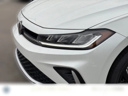 Volkswagen Jetta SE Auto 2026