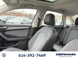 Volkswagen Jetta SE Auto 2026