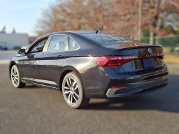 Volkswagen Jetta SE Auto 2026