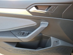 Volkswagen Jetta SE Auto 2026