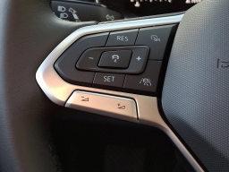 Volkswagen Jetta SE Auto 2026