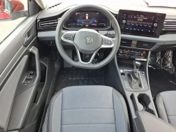 Volkswagen Jetta SE Auto 2026