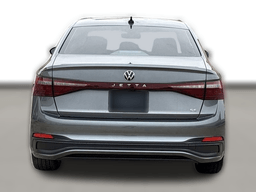 Volkswagen Jetta SE Auto 2026