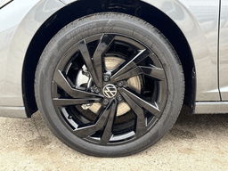 Volkswagen Jetta SE Auto 2026