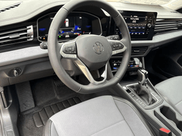 Volkswagen Jetta SE Auto 2026