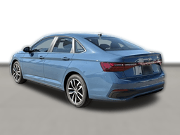 Volkswagen Jetta SE Auto 2026