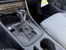 Volkswagen Jetta SE Auto 2026