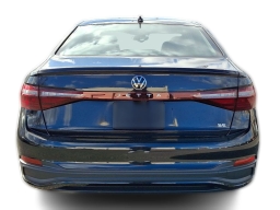 Volkswagen Jetta SE Auto 2026