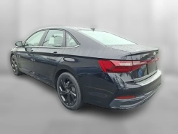Volkswagen Jetta SE Auto 2026