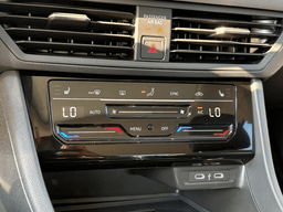 Volkswagen Jetta SE Auto 2026