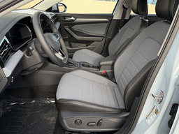 Volkswagen Jetta SE Auto 2026