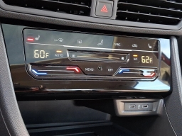 Volkswagen Jetta SE Auto 2026