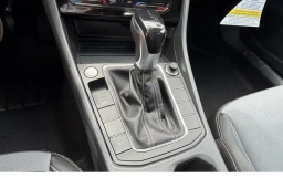 Volkswagen Jetta SE Auto 2026