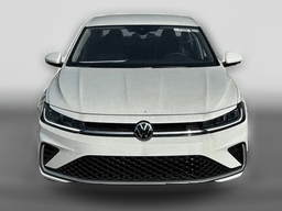 Volkswagen Jetta SE Auto 2025