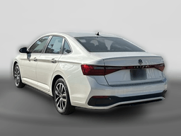 Volkswagen Jetta SE Auto 2025