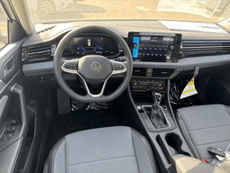 Volkswagen Jetta SE Auto 2025