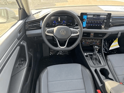 Volkswagen Jetta SE Auto 2025