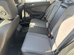 Volkswagen Jetta SE Auto 2025