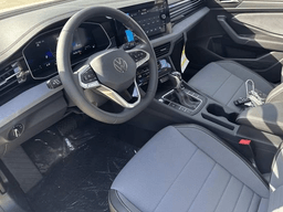 Volkswagen Jetta SE Auto 2025