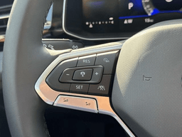 Volkswagen Jetta SE Auto 2025