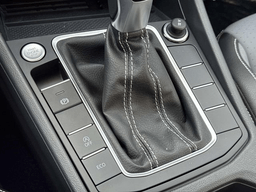 Volkswagen Jetta SE Auto 2025