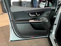 Mercedes-Benz EQE EQE 320 4MATIC SUV 2026