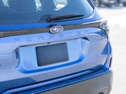 Subaru Forester Base AWD 2026