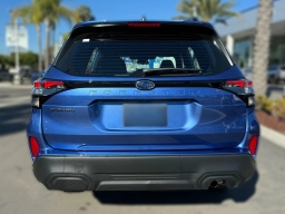 Subaru Forester Base AWD 2026