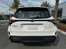 Subaru Forester Base AWD 2026