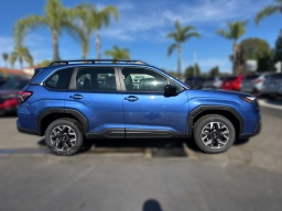 Subaru Forester Base AWD 2026