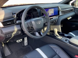 Toyota Camry SE (Natl) 2026