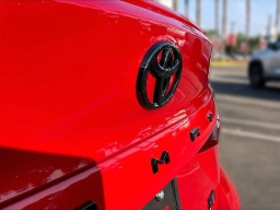 Toyota Camry SE (Natl) 2026