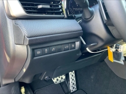 Toyota Camry SE (Natl) 2026