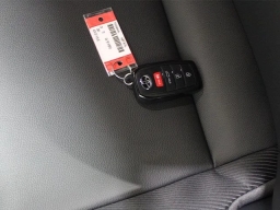 Toyota Camry SE (Natl) 2026