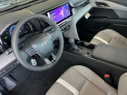 Toyota Camry SE (Natl) 2026