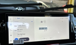 Toyota Camry SE (Natl) 2026