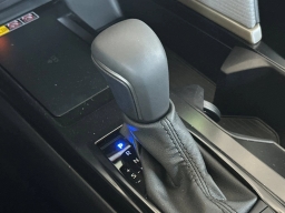 Toyota Camry SE (Natl) 2026