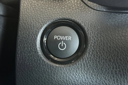 Toyota Camry SE (Natl) 2026