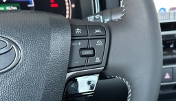 Toyota Camry SE (Natl) 2026