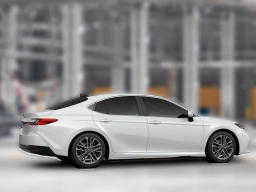 Toyota Camry XLE (Natl) 2026