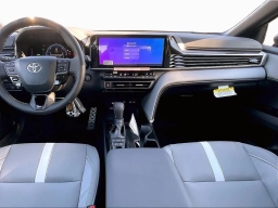 Toyota Camry SE (Natl) 2026